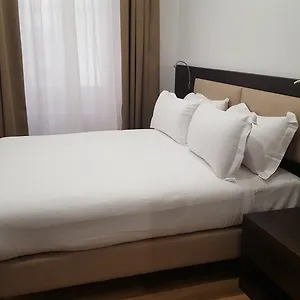 Una Finestra Su Monti *** Ρώμη